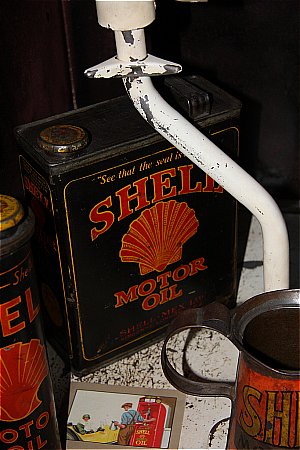 SHELL (Black) MOTOR OIL (Half gallon)  - click to enlarge